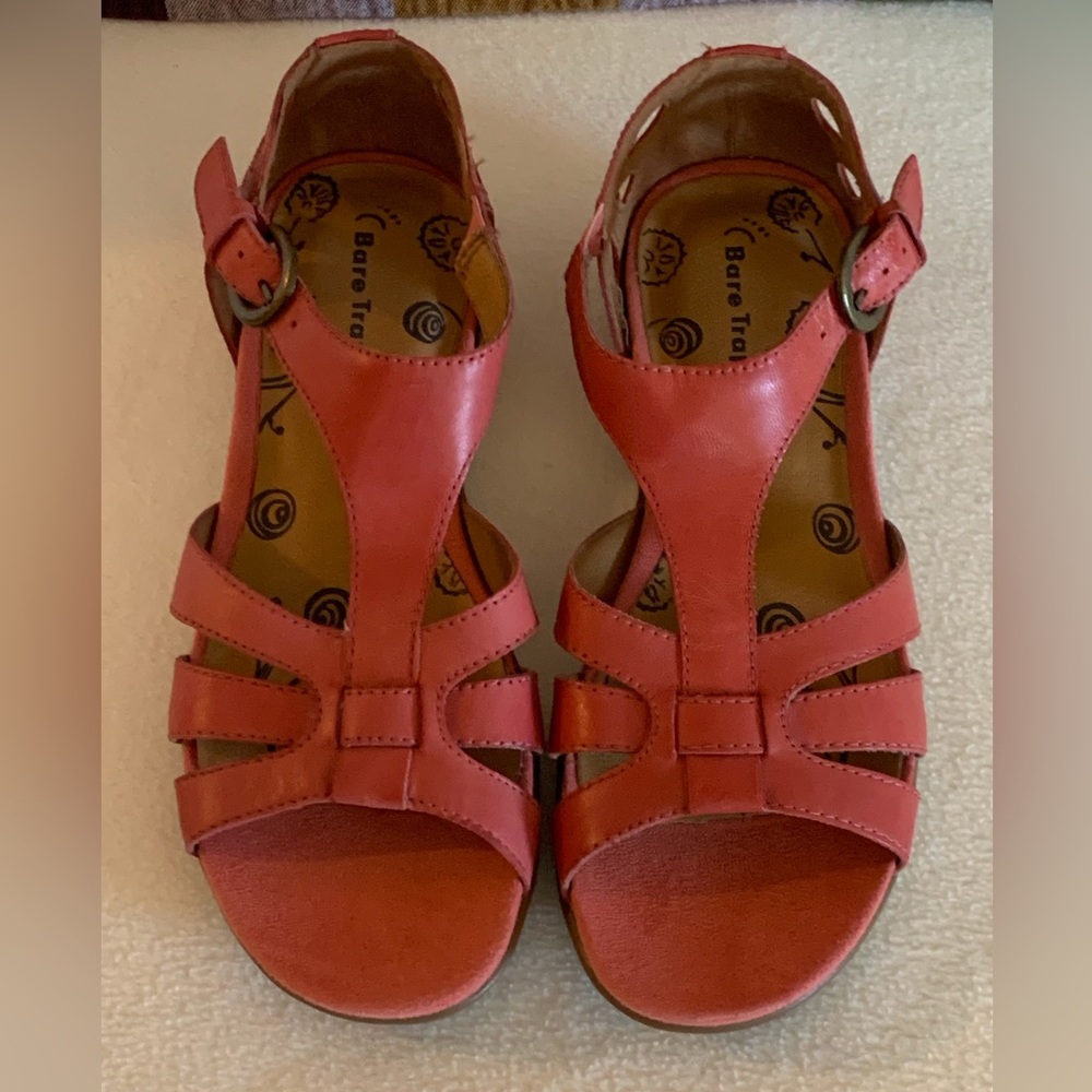 BARETRAPS ROSELY LEATHER SLIP ON SHOES - SZ 7M